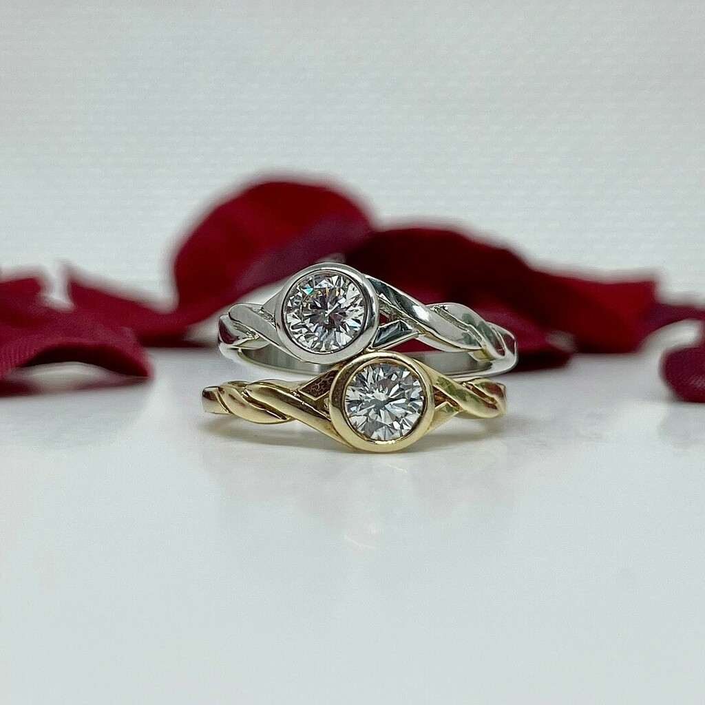 SheilaFleetSFJ's tweet image. How stunning are Sheila&apos;s Celtic Twist diamond rings? 😍

Would you choose white or yellow gold? ✨

#sheilafleet #sheilafleetjewellery #orkney #scotland #madeinorkney #madeinscotland #orkneyjewellery #jewelleryworkshop #jewellery #enamelledjewellery #… instagr.am/p/CZpnBdgM81d/