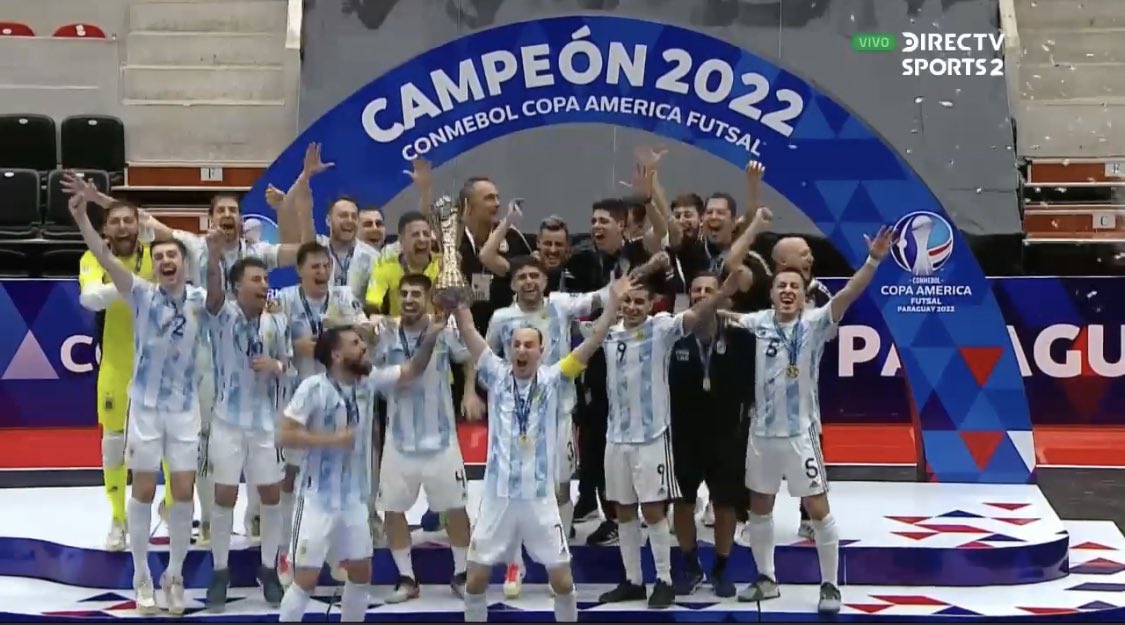 Pablospezzano's tweet photo. ¡CAMPEONES DE AMÉRICA EN FÚTBOL Y FUTSAL! 

En ambos torneos eliminando a Brasil (final y semi).

#VamosArgentina 🇦🇷🏆 https://t.co/S3OPEJsxVN
