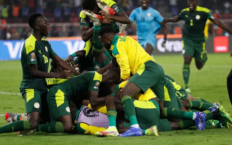 AbdelhamidBassi's tweet photo. Congratulations #TeamSenegal #CAN2021 Happy for You @Astousen, it was a captive game ⚽️💫  Hard luck for our brothers in Egypt 🇪🇬 https://t.co/VRRcs9geKl