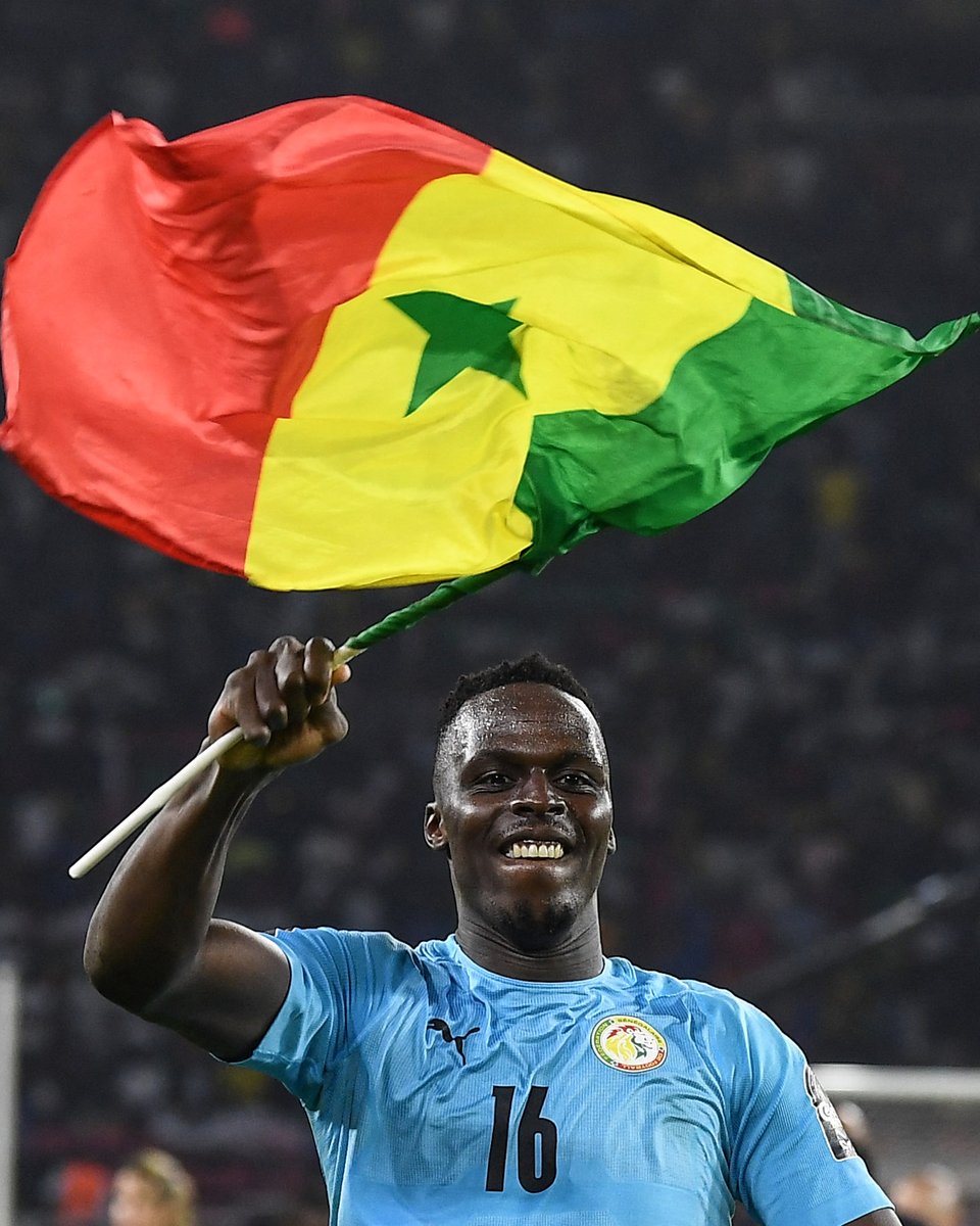 Flying the flag. 🇸🇳 #AFCON2021