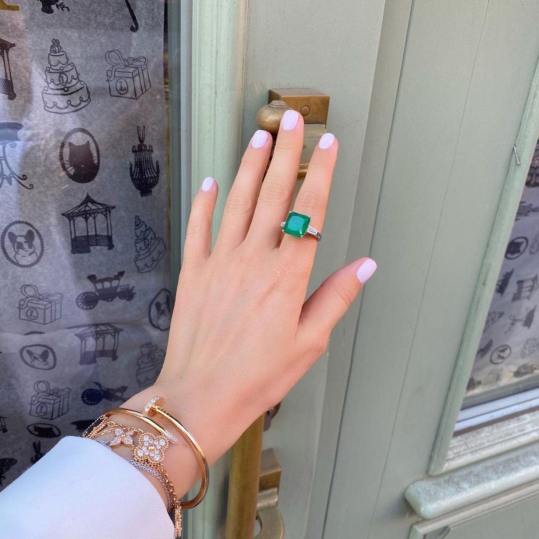 DeeKarida's tweet photo. It's been an enjoyable day, thanks to the wealth cryptocurrency has given me, allowing me to buy things I like🥰 https://t.co/S5AYEbIKGx