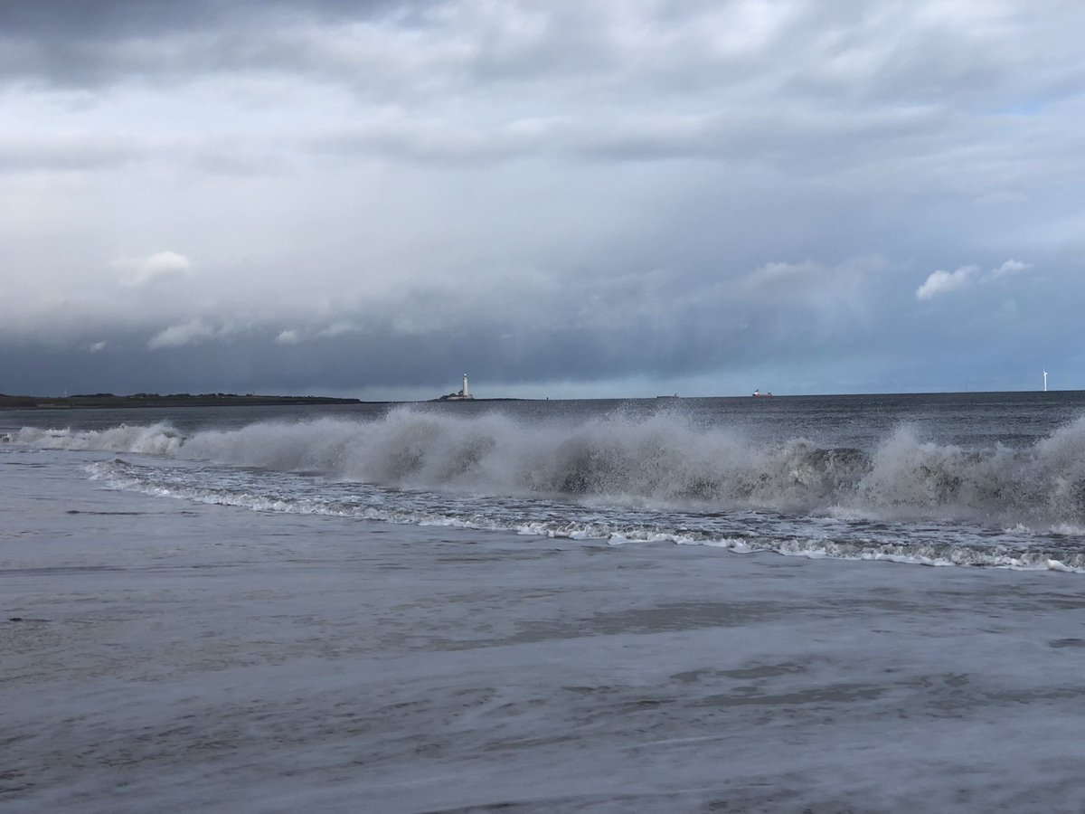 chip1e's tweet image. Breezy day in Whitley Bay 🌊@NTynesideCoast