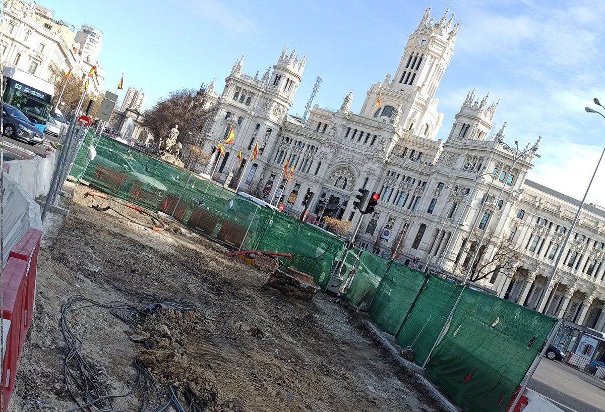 DiegoRBCA's tweet image. Este es el resumen de la gestión de Almeida y Villacís en Madrid, solo han pasado 20 meses desde que inauguraron el pebetero en homenaje a la víctimas de la pandemia.