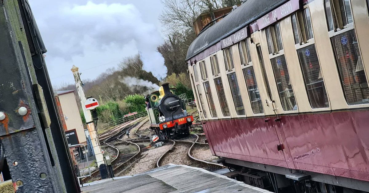 xJenniDx's tweet photo. Had an amazing time with my hubby at the @bluebellrailway today 🚂 what a fantastic experience driving #Hclass and working the signals. #steamtrains #footplatetastersession #bluebellrailway https://t.co/hv28FQio2w