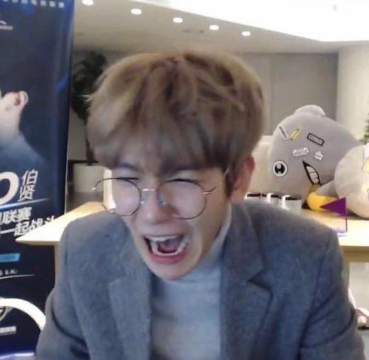 Elil1485's tweet photo. @exo_l1386 @weareoneEXO @layzhang @B_hundred_Hyun وقتی بعد هزارسال و اومدمووو توییت یکی که میشناختمشو دیدم
دلم واستون تنگ شده عنترااا
خوبی قشنگممم
@weareoneEXO 
@B_hundred_Hyun 
@layzhang 
@exoonearewe https://t.co/E6QayFowCr