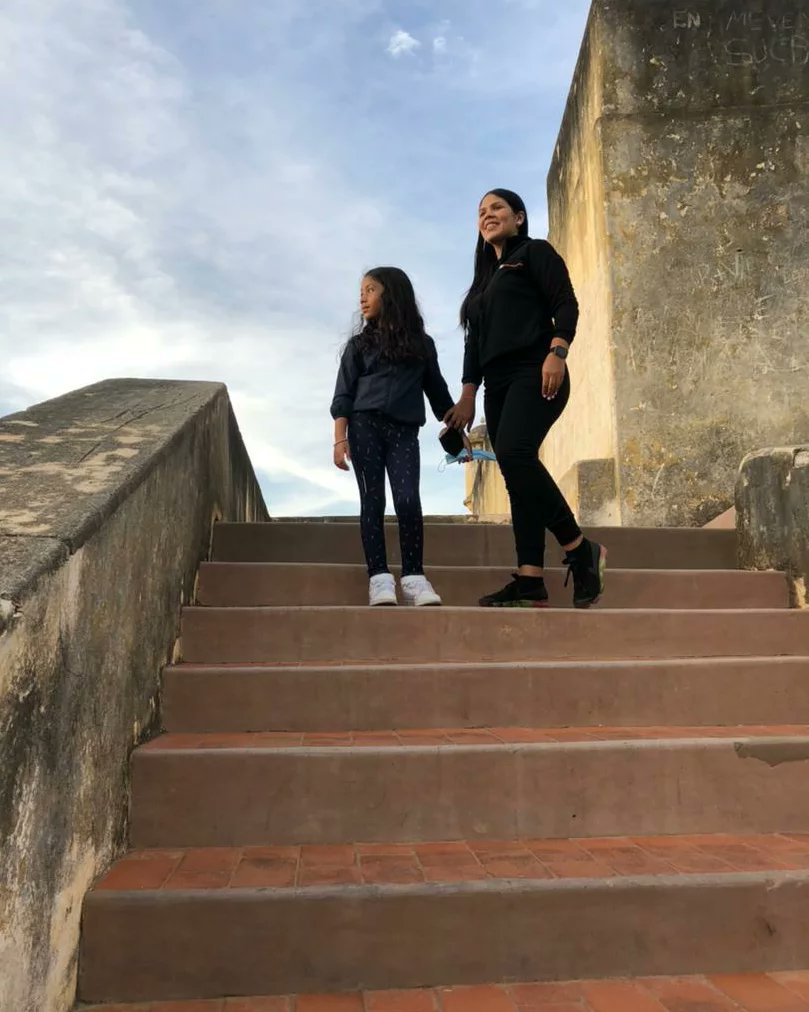 hiliannivasquez's tweet photo. Venir juntas al Castillo San Antonio de la eminencia,me hace regresar a mi infancia, cuando mi mamá me traía quedaba impactada al ver toda #Cumaná desde un solo sitio y lo mismo le pasa a Manuela. https://t.co/Qat5DZCpTr
