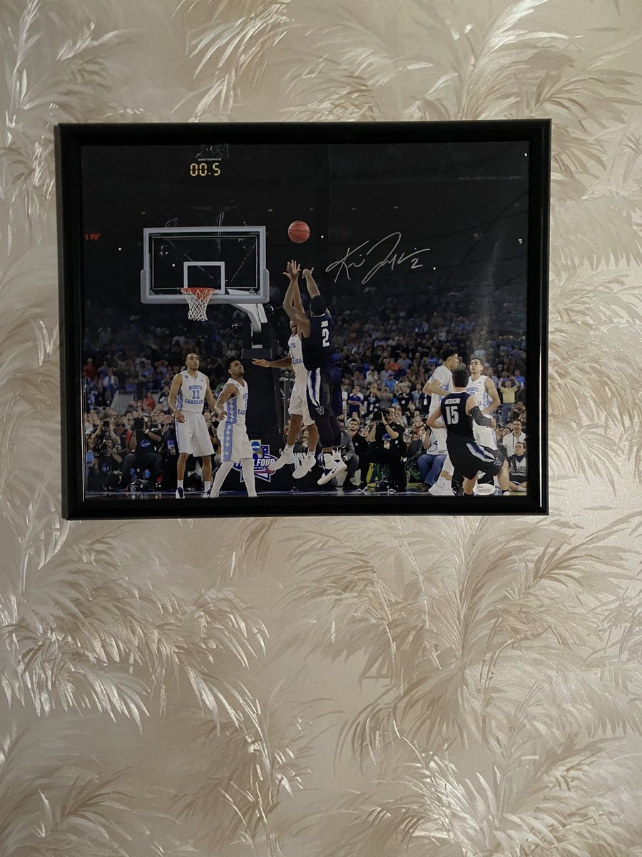 zkell23's tweet image. @Smoove2you_ @NovaMBB Collection is coming along nicely! #GoCats #TheShot