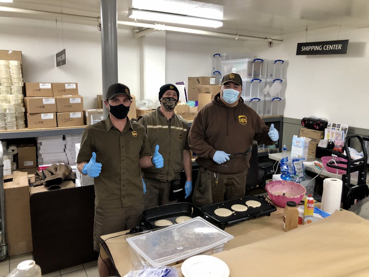ErniePenaranda's tweet photo. @UPSNorCalSafety - Concord UPS recognizing Heart ❤️ Health day and celebrating with 36 years of service and Circle ⭕️ of Honor recipient Juan Lazarin. Safety Committee members cooking up healthy pancakes 🥞 for the Center. https://t.co/5SsEfGFtyz