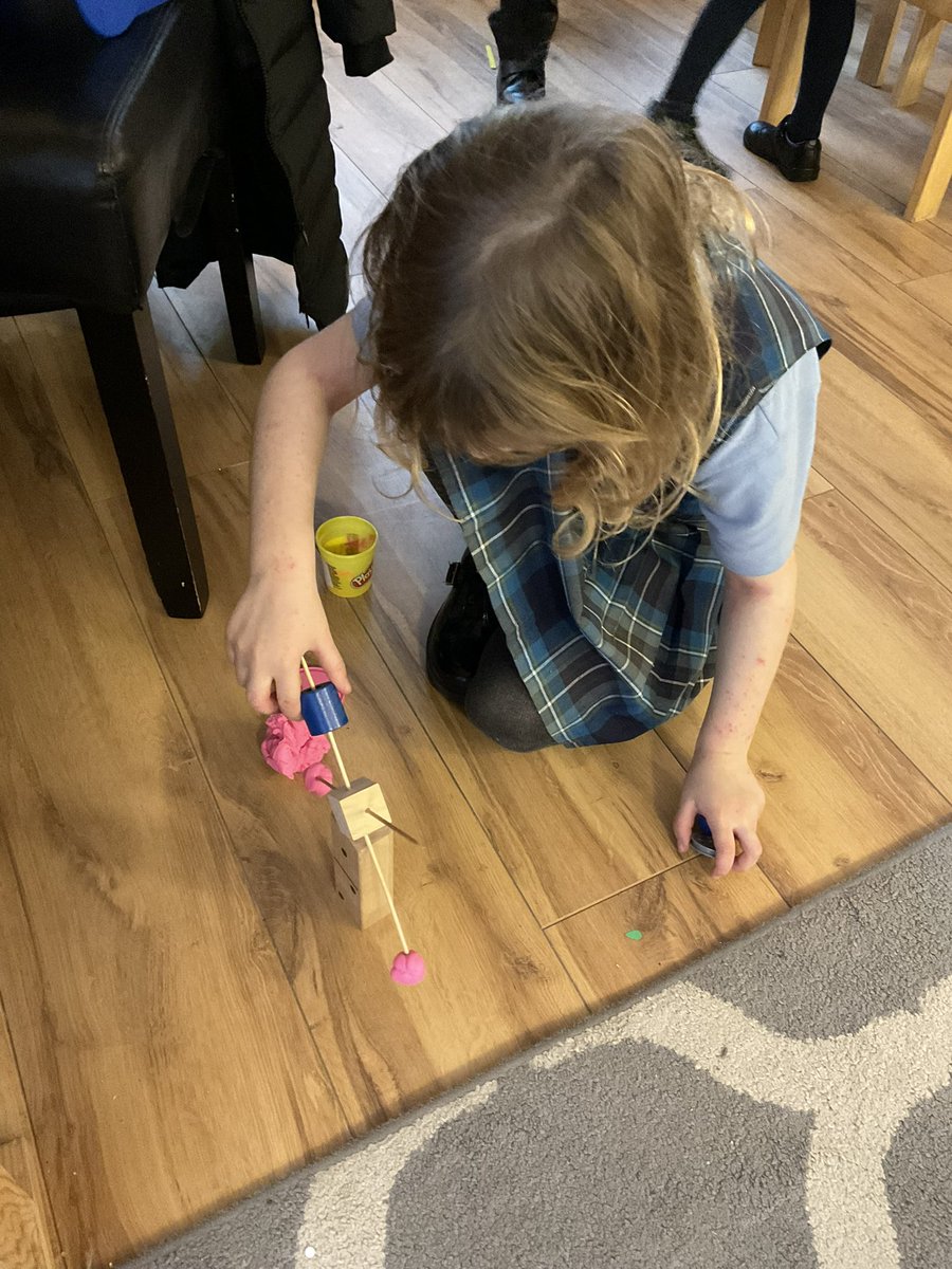 stpeters2_8's tweet photo. All of Reception have been making their own balancing toys! #maths #investigation https://t.co/6rdpCwwRWT