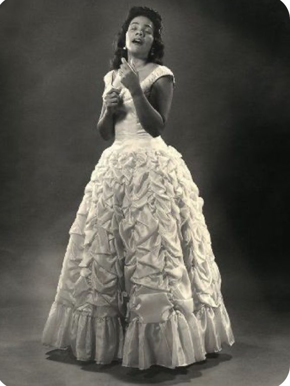 Did you know that my mother was a trained vocalist who graduated from the New England Conservatory of Music? That she organized and performed at Freedom Concerts to benefit the movement? #CorettaScottKing #BlackHistoryMonth #WomenSoulOfTheMovement
