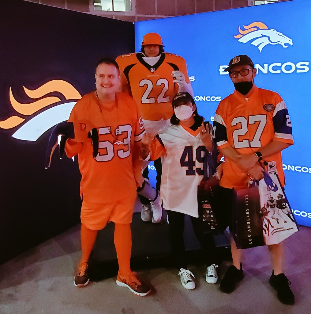 ronNcaphill's tweet photo. A privilege to meet California #Broncos fans Max, Song and Seth.
#DB4L rocking the #DennisSmith and @SteveAtwater27 throwbacks at #SBExperience!
#FootballIsFamily #SuperBowl https://t.co/28PhQkAXZw