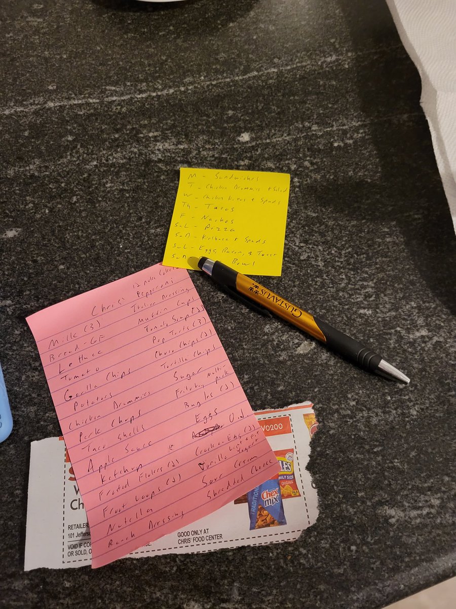 This week's #frostyfour2580 challenge is meal planning and prepping!  This is something we love within our home!  Sunday nights are spent planning meals, grocery lists, and prepping for the week!