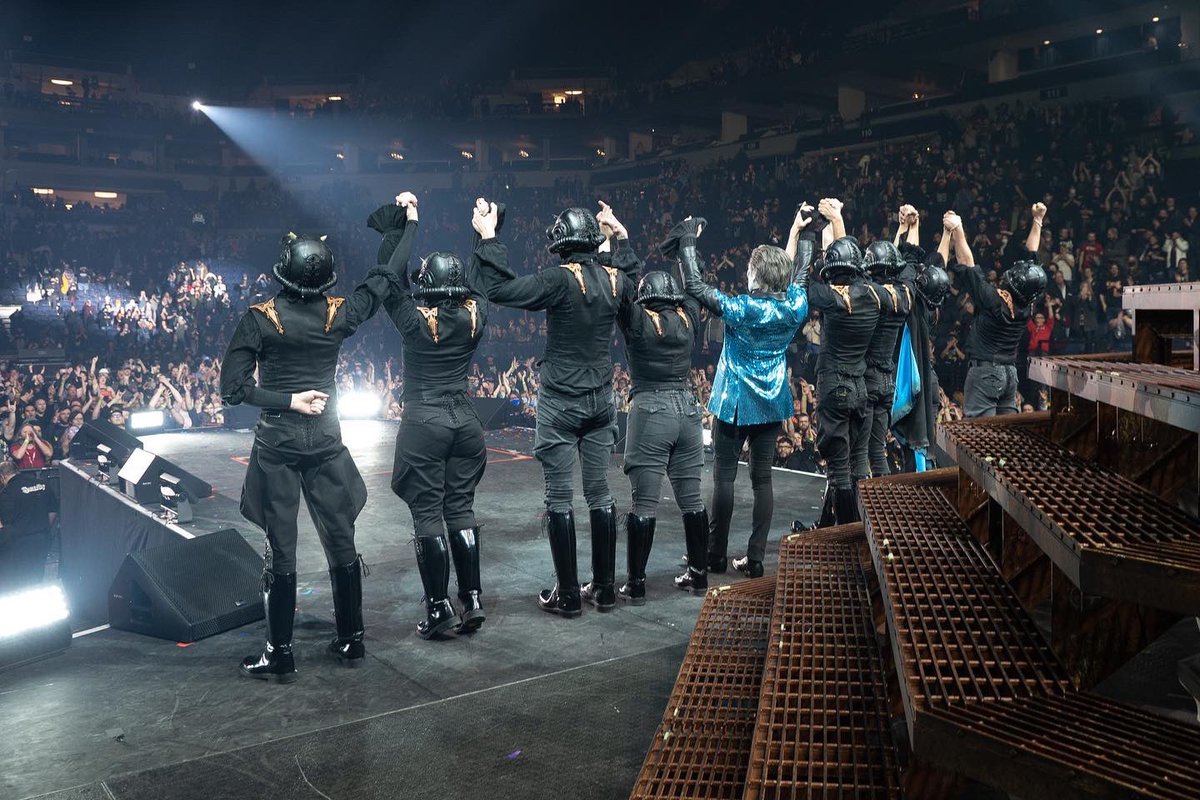 Children of Minnesota!

Last night’s ritual at Target Center in Minneapolis was such a blast, because of all you peoples rockin’ it so hard.
Thank you!

/A Nameless Ghoul

📷: Lindsay Gjerde