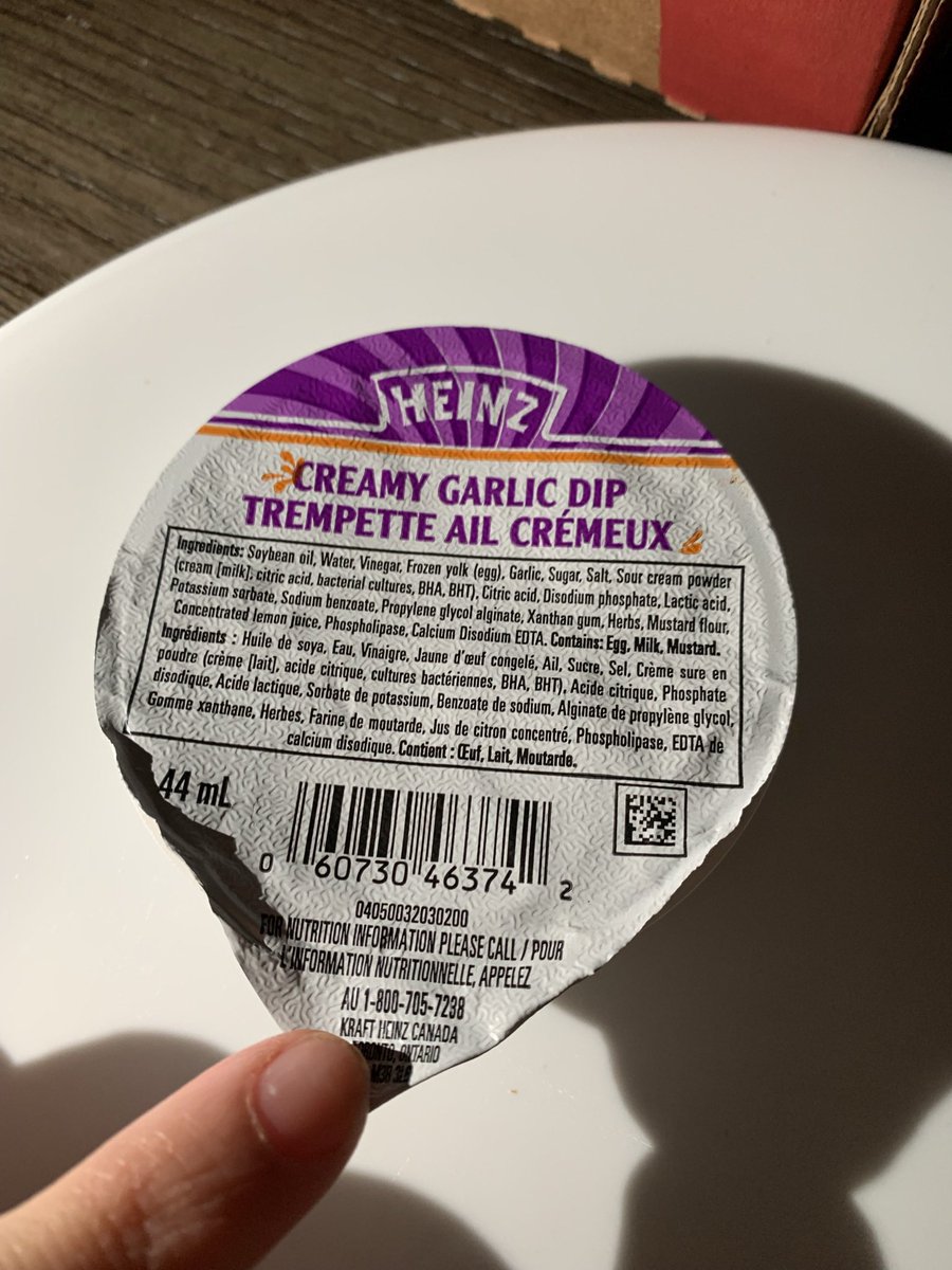 Amnasays's tweet photo. @PapaJohnsCanada why does my garlic dip look like this? I’m so disappointed! https://t.co/3o7mxfxKIl