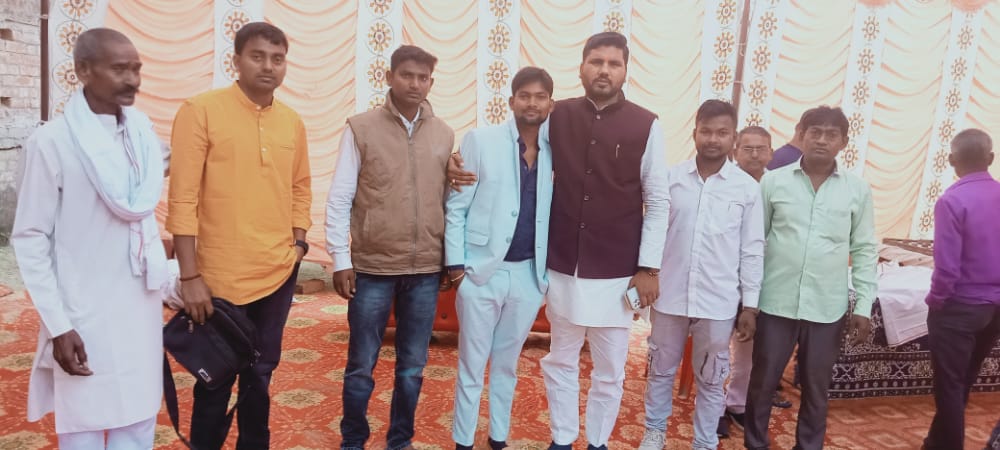 Shivsha77842804's tweet photo. @ajayshankrdubey Bahut Bahut Badhayi bhaiya https://t.co/DJdhbMj8AB