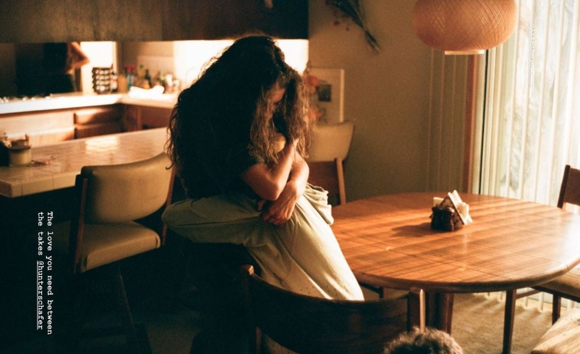 duckpromosbtc's tweet photo. Z e Hunter nos bastidores do quinto episódio da 2° temporada de Euphoria. ♥️ https://t.co/B4nJgOKaQL