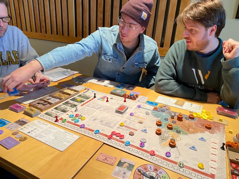 A First MN game of John Company 2e on <a href="/wehrlegig/">Wehrlegig Games</a>'s production proof. Taught by Drew and <a href="/colewehrle/">Cole Wehrle</a> 

AAR here: boardgamegeek.com/thread/2809480…