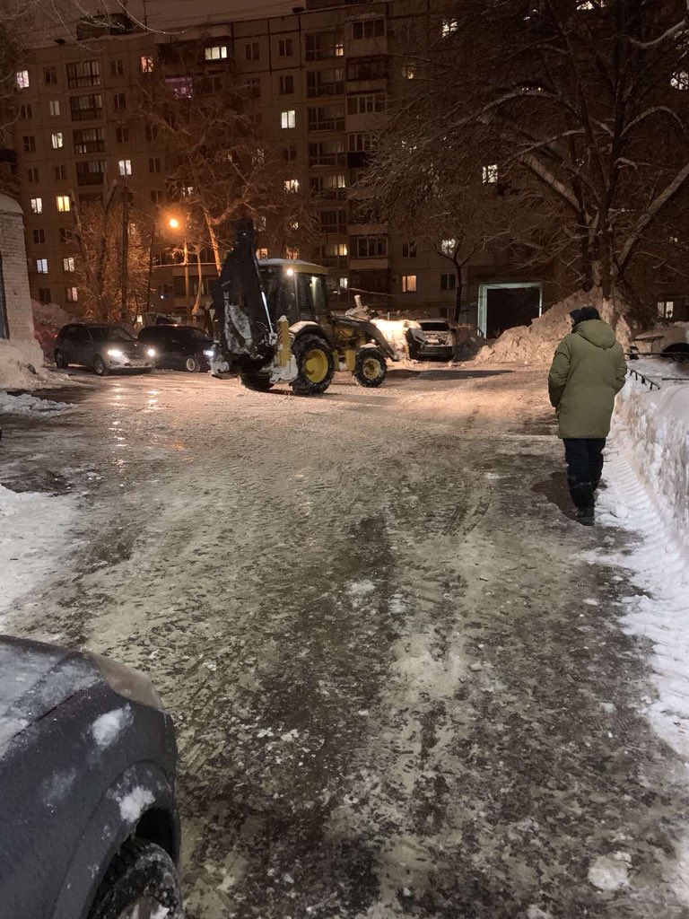 С утра и до позднего вечера Тсж , ЖСК расчищали дворы от снега . Кирова 309, 311,313,315 <a href="/Rudakov_i_a/">Рудаков Игорь Александрович</a> <a href="/adm_kir63/">Администрация Кировского района</a> <a href="/gkh_kir63/">Отдел по ЖКХ и благоустройству</a>