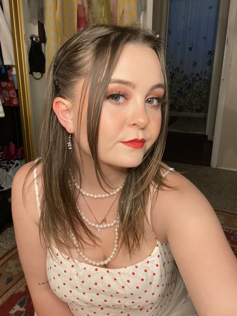 ChynnaCline's tweet photo. Absolutely snapped with these 🦢 https://t.co/XfYnfLbaUb
