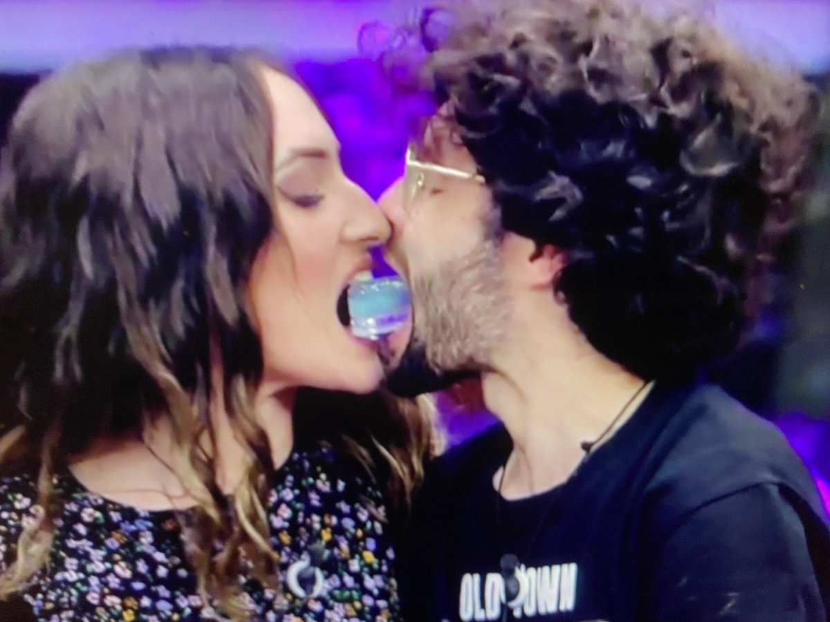 Lo más cerca de un beso que han estado hasta el momento 😍😍😍