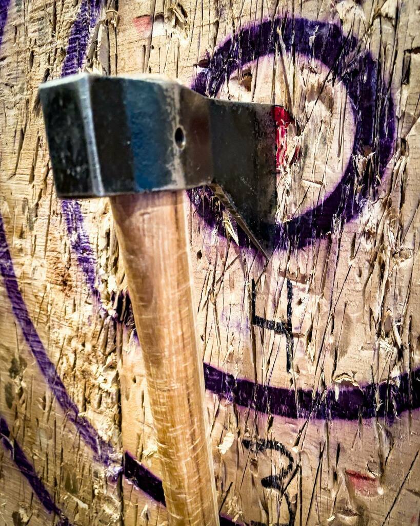 brentdanley's tweet photo. Took my buddy @agileadam to @theaxepit for his birthday. My first time slinging death blades and had a great time. Happy birthday, buddy. 🪓🎯🍕🎉🎂🎈🎁🥳 #axethrowing #primal #standbehindme https://t.co/cBLJfwH0IZ