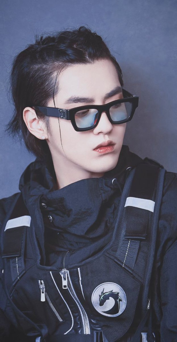 I'm missing half of me when we're apart

#kriswu  #kris_wu  
#AlwaysWithKrisWu  <a href="/KrisWu/">F凡N</a>  i♡U
