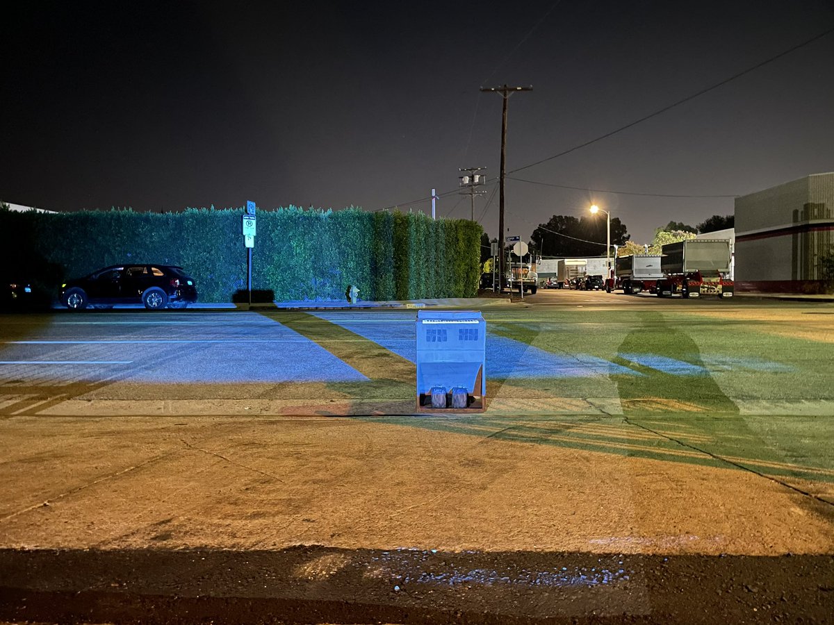 MyValleyPass's tweet photo. @am_cinematheque Nice! We screened PDL at Eckhart Auto Body back in July with homemade harmonium in the driveway. Super fun night! https://t.co/prhvOb05IA