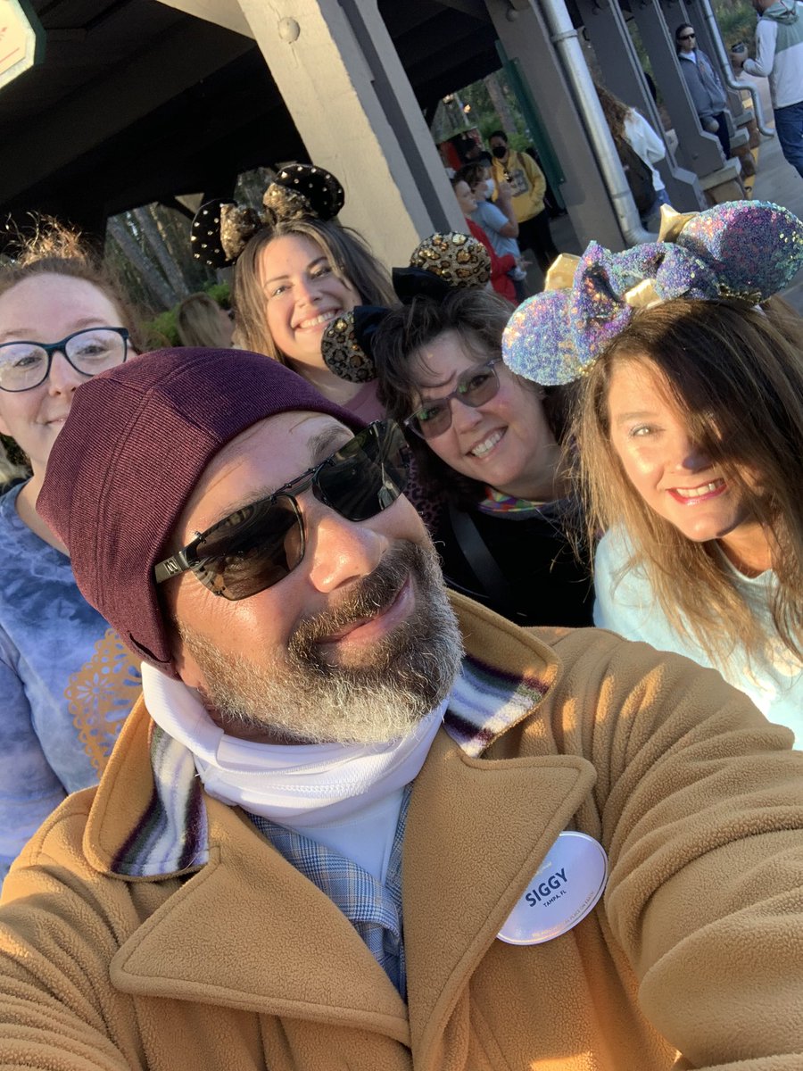 lysathornton's tweet photo. @WDWGuestService Highest regards for the unmatched Michael (Siggy) at Port Orleans Riverside. He is a true magic maker and goes above &amp; beyond for guests. He assisted us with luggage with such joy and made sure everything we needed was taken care of. He’s a gem. #castcompliment https://t.co/5rynnlK1xs