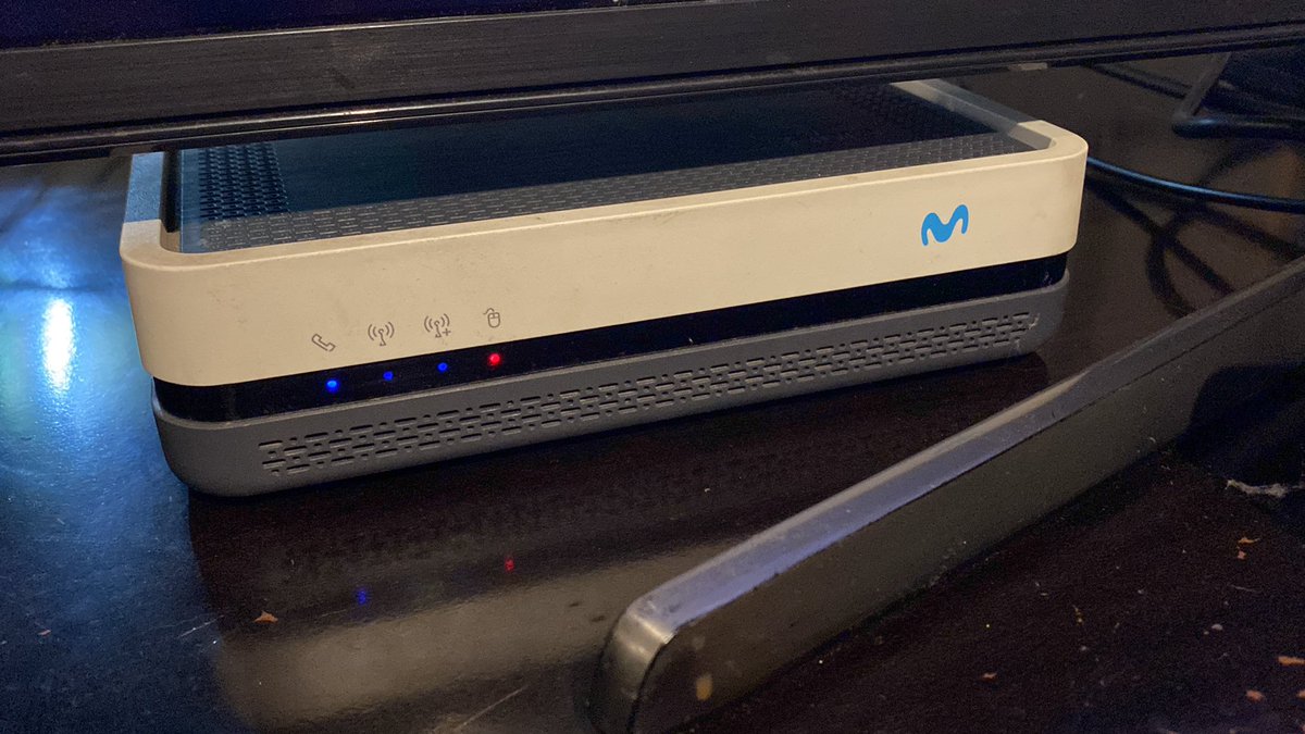 devuelta20's tweet image. Mientras tanto en el mundo Movistar @AyudaMovistarCL