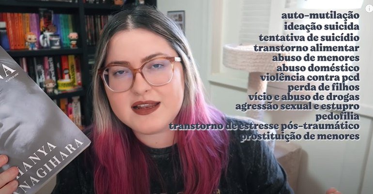 olivrdrgos's tweet photo. eu tô rindo dessa foto de verdade não é possível que deixaram essa louca lançar esse livro https://t.co/L0F6mtybVD