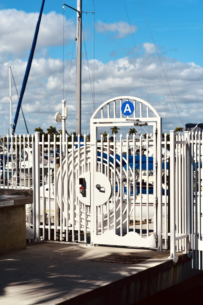 JBVPhoto's tweet photo. @Ru_pila #blackpointmarina Photoshoot. Spending the day with @JBVIG Thank you! https://t.co/PhHyfl4ZrP