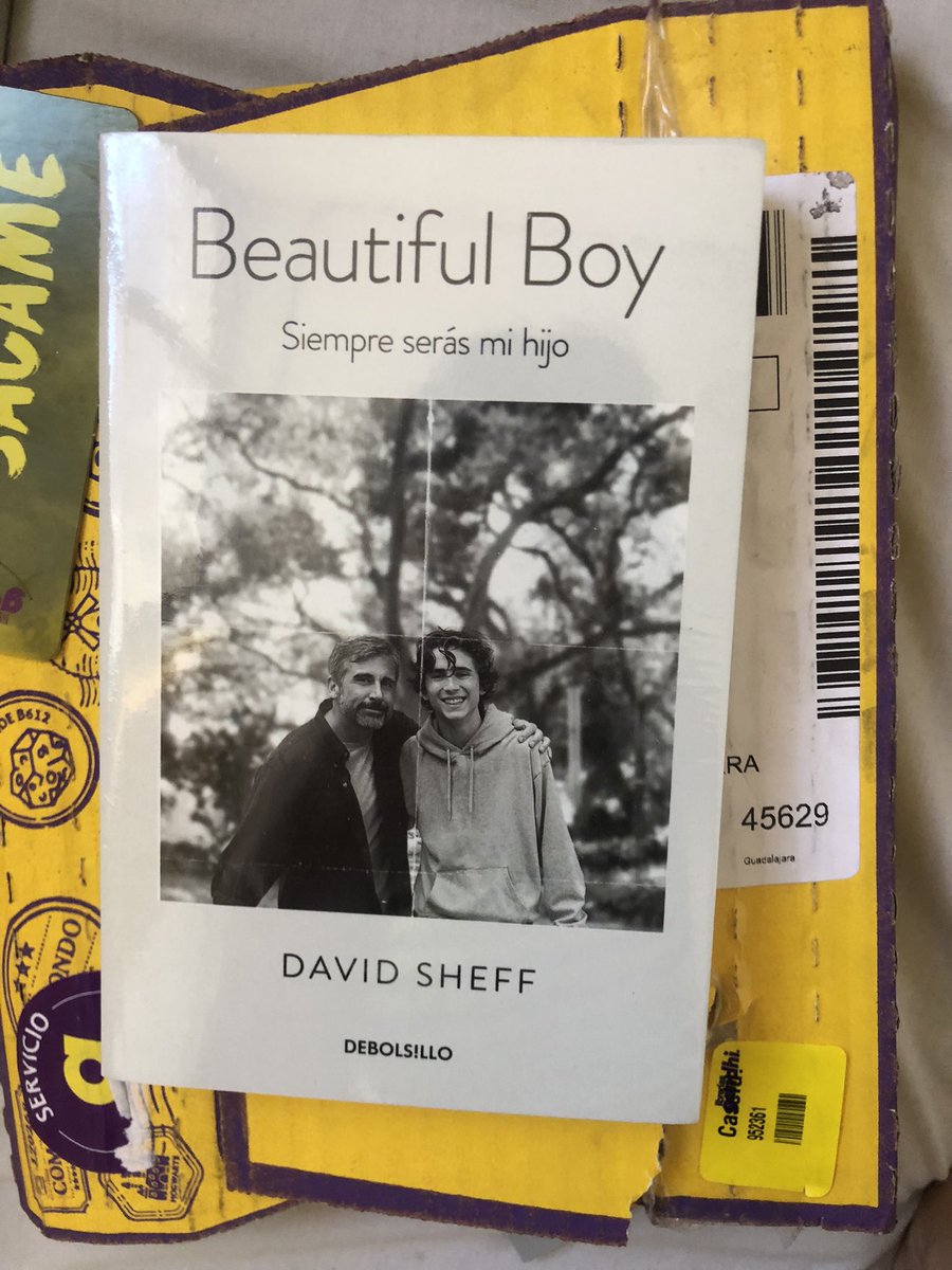 skyonruel's tweet photo. se cierra con foto de cuando me llegó el libro 🥺🥺 https://t.co/yqTs4PKVy4