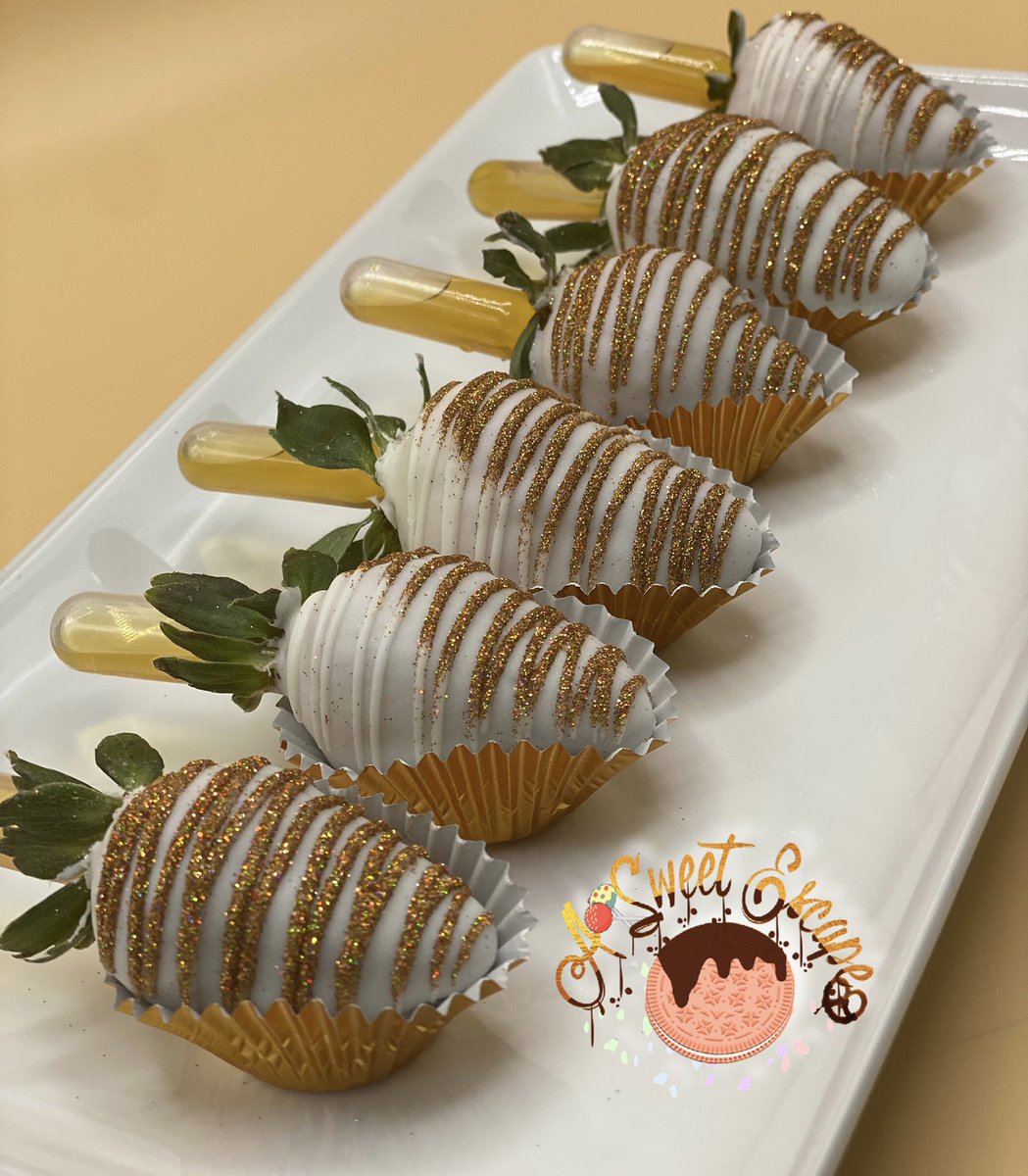 ASweetEscape3's tweet image. Who’s dipping your Berries this Valentine’s Day? 😍 

Pre-orders are still being accepted until 2/10. 🍓🥰💕
asweetescape757.com #BlackOwnedBusiness #SmallBusiness