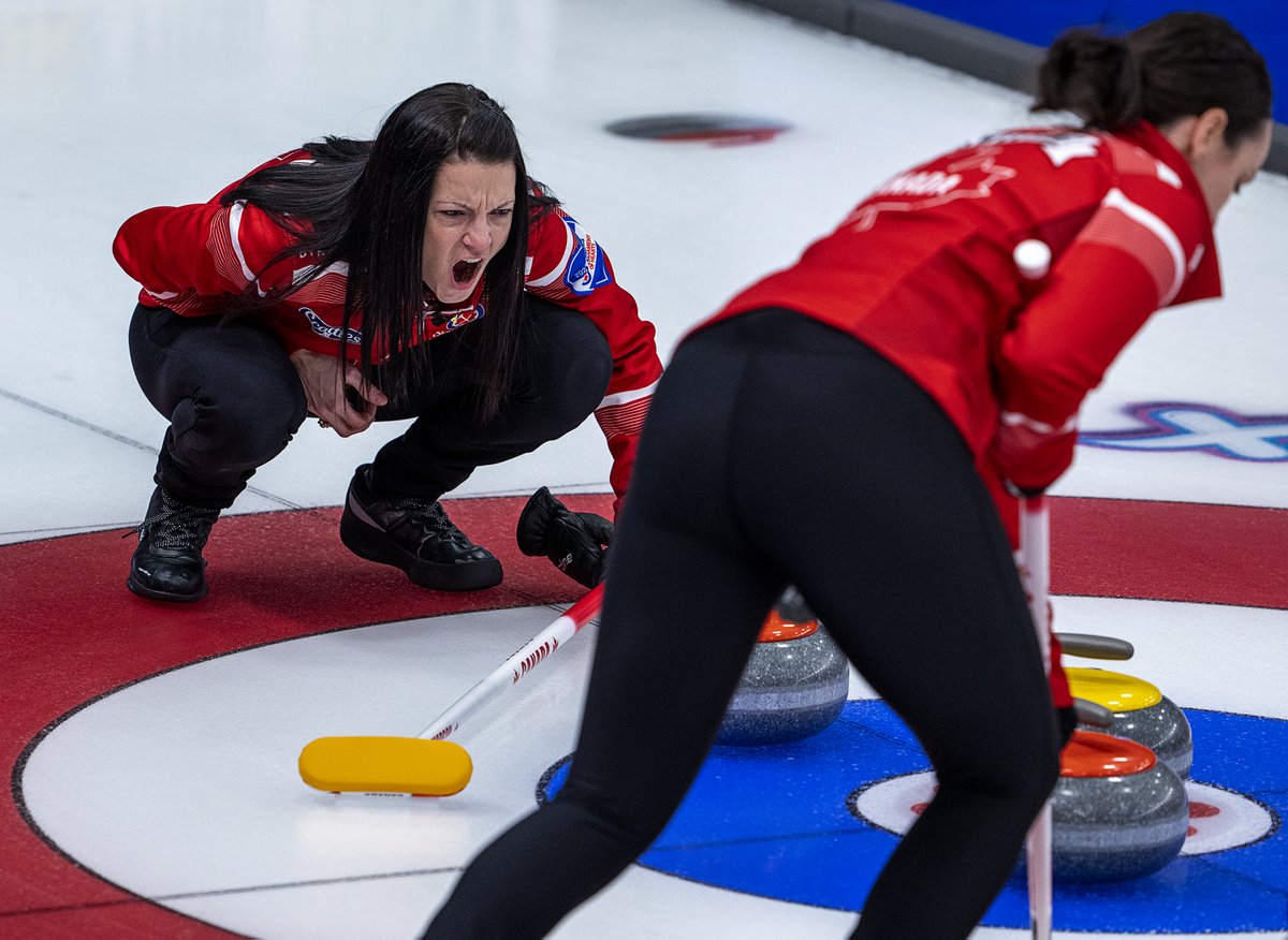 TSNCurling's tweet image. AT THE BREAK

Canada's @EinarsonTeam is up 6-2 over Northern Ontario's @TeamMcCarville in the #STOH2022 final after scoring three in the fifth end. 

SCOREBOARD: tsn.ca/curling/event/…