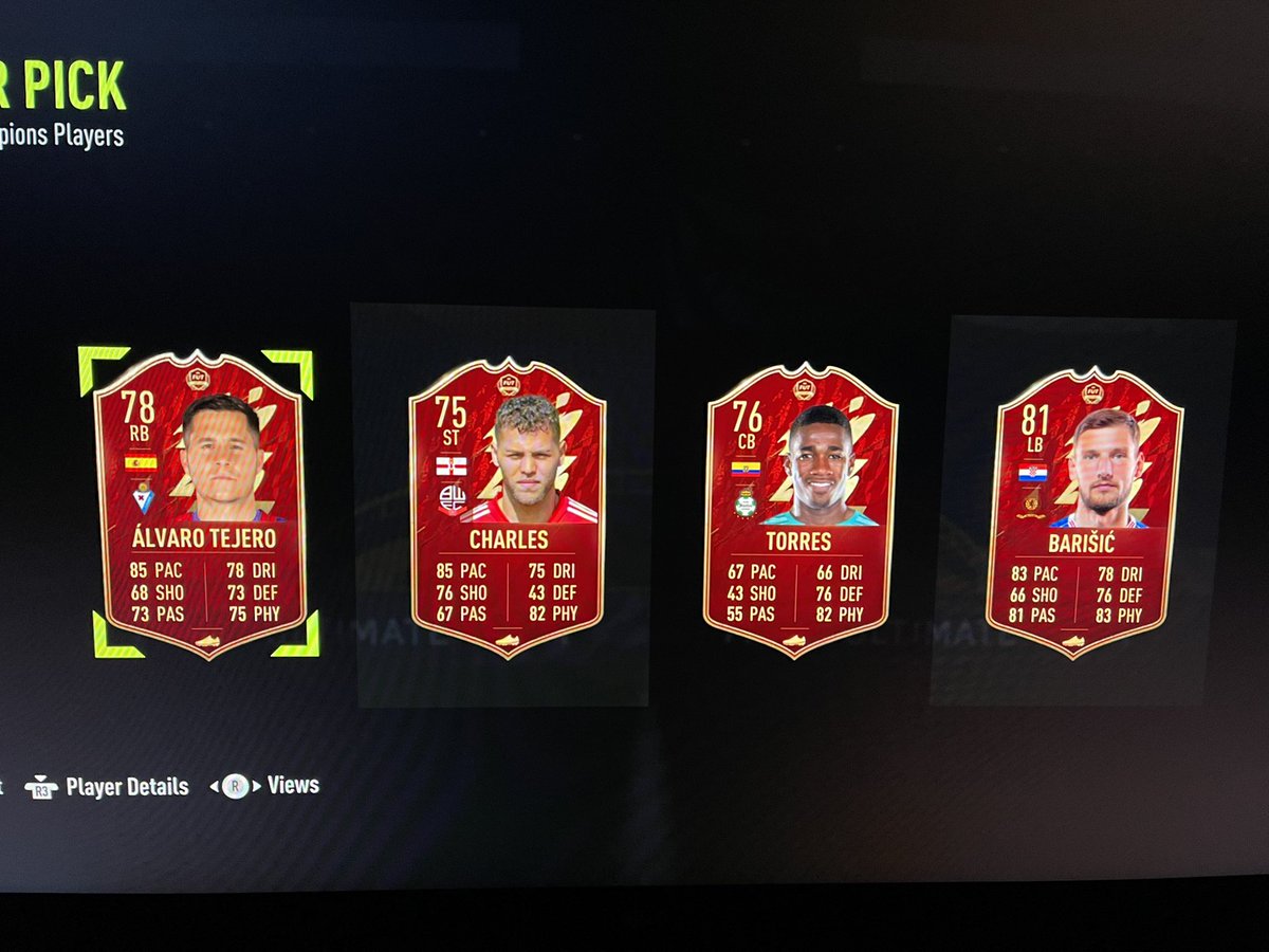Venom_RTX88's tweet photo. So Fut Champs was a waste this weekend…2 player picks both identical, well played @EASPORTSFIFA @the_pieface 
#FIFA #futchamps https://t.co/zwoFzE76PH