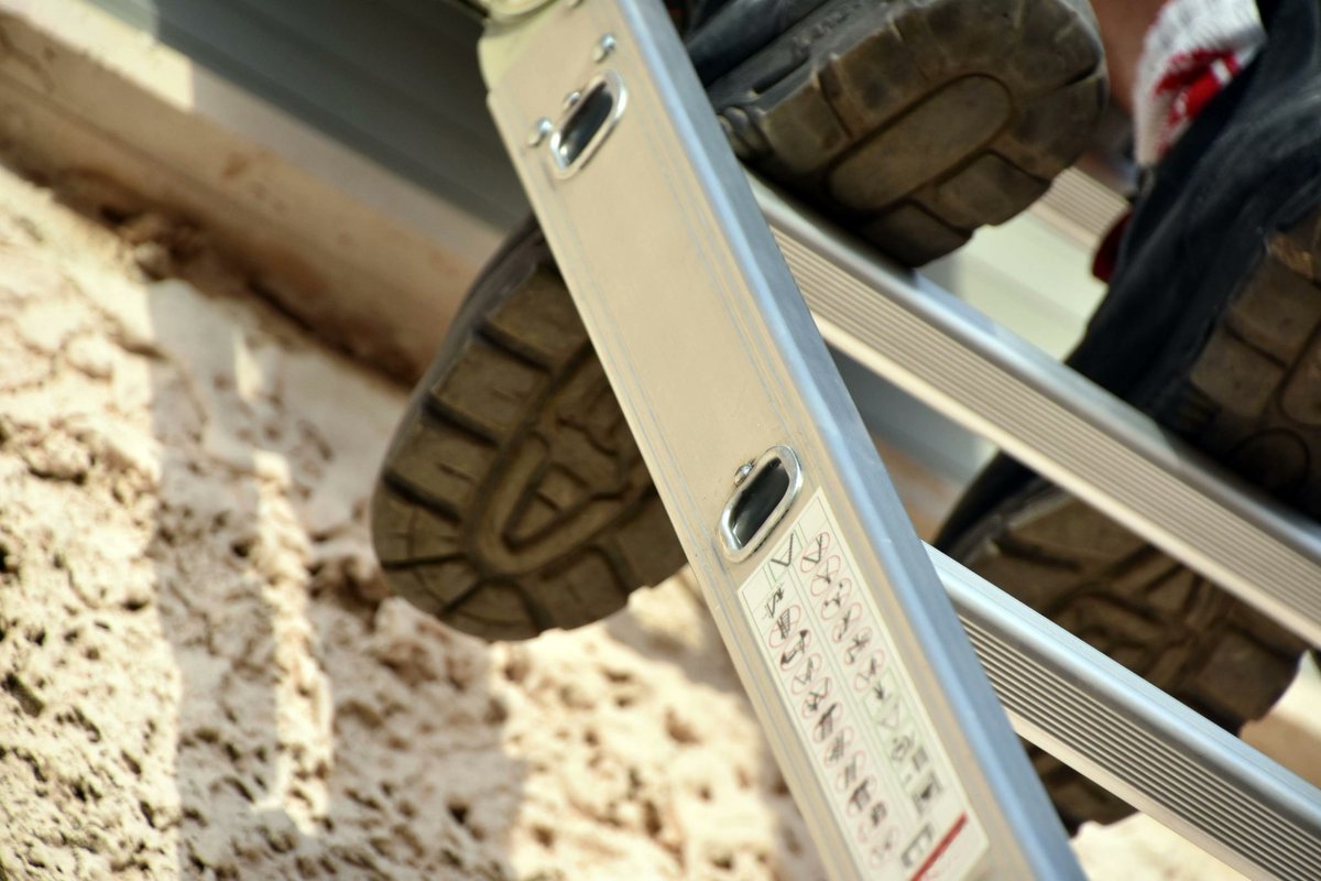 insuretradies's tweet photo. Heights, Still Tradies Biggest Threat #tradies #insurance #australia  https://t.co/cw52Aul5iN https://t.co/5CnTphUFMy