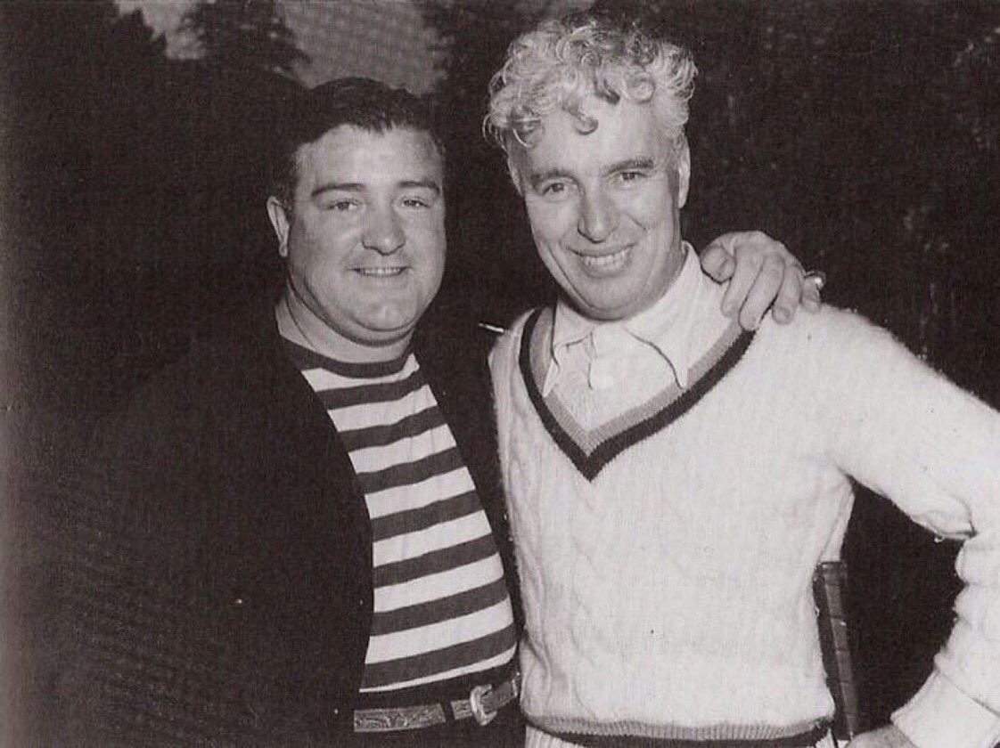 Old Days”Lou Costello meets his Idol Charlie Chaplin in 1942. #Hollywood #comedy #legends #1940s #nostalgia