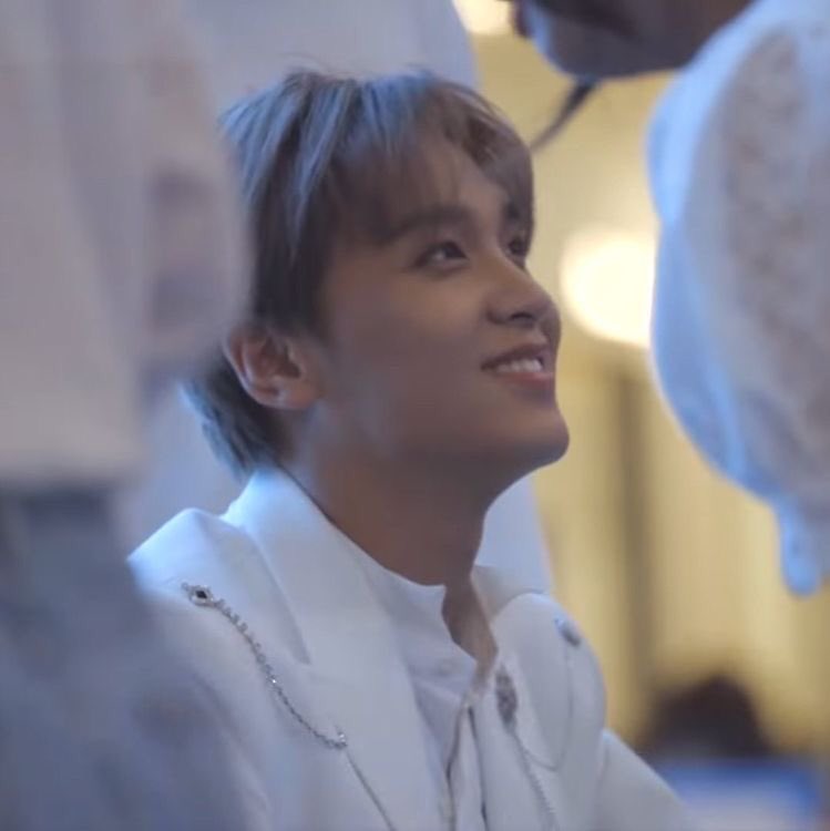 ً (@hclooks) on Twitter photo 