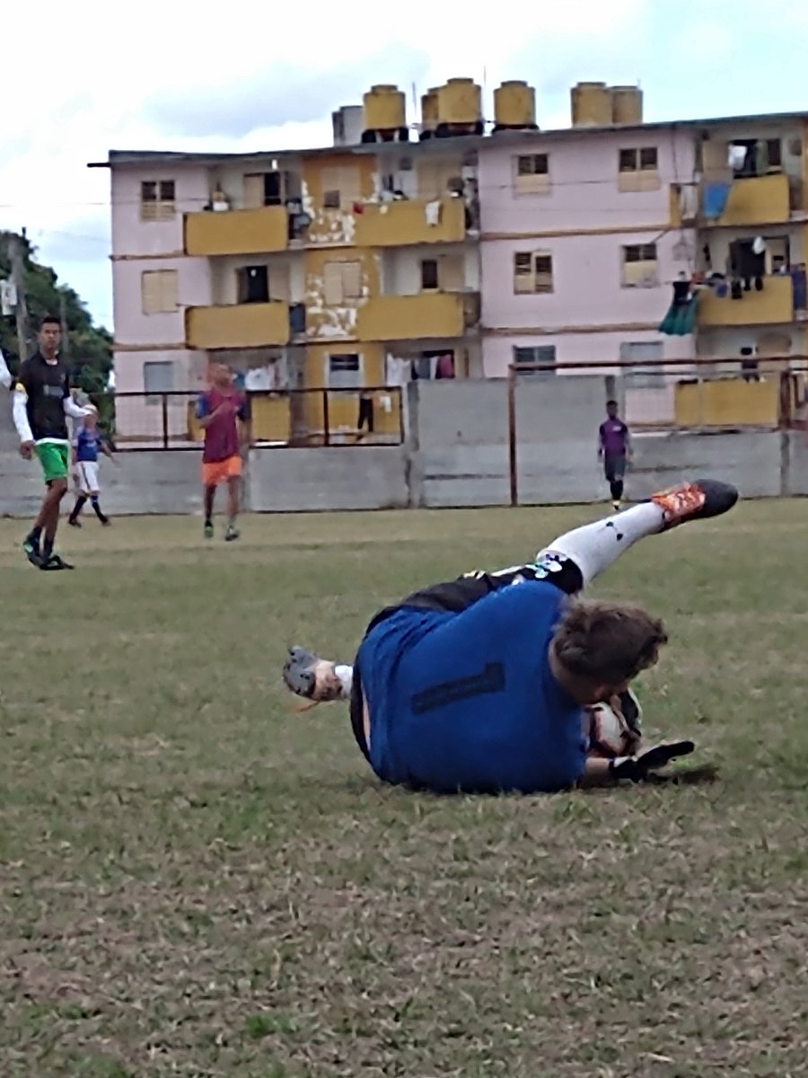FCRayoDeSantaC's tweet photo. Nuestro primer partido de pretemporada, en vísperas del nuevo torneo de la Copa de Santa Clara. Dividimos puntos con un resultado de 2@2 pero con muy buenas sensaciones. https://t.co/HXYkOFGuPZ