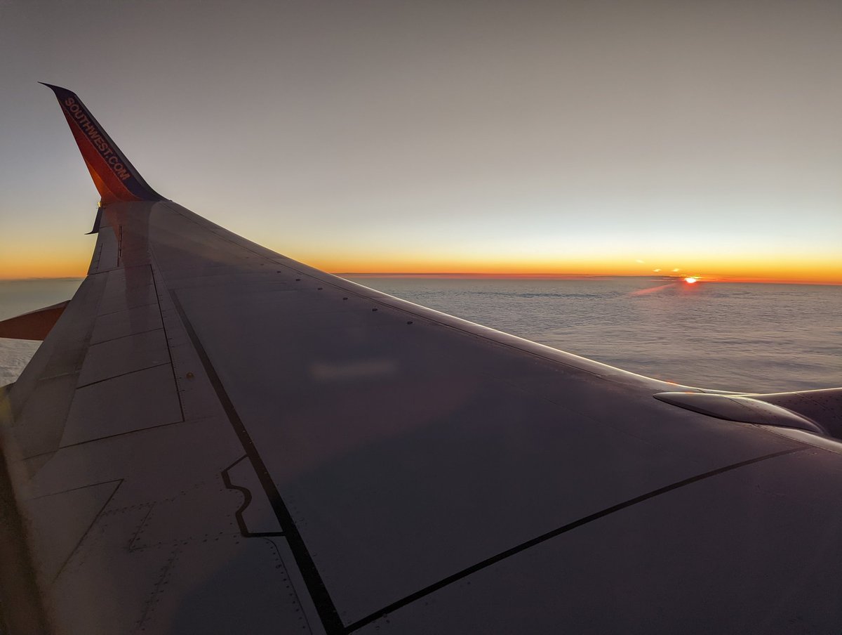 ccarvalho954's tweet photo. Grateful to finally make it home after the crazy winter storm last week. Thanks @SouthwestAir for getting me home safely and the view of a gorgeous sunset! https://t.co/mqzRSAd3ej