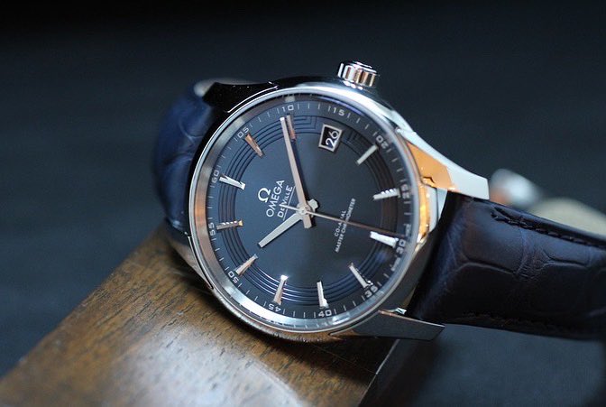 TANAKA_WATCH's tweet photo. 人気モデルが生産終了!
このモデルがラスト1本です。
【オメガ】デ・ヴィル アワーヴィジョン マスタークロノメーター 41mm
433.33.41.21.03.001
#tanaka久屋大通店
#名古屋
#腕時計
#omega
#DEVILLE
#HOURVISION https://t.co/Sqq6Tn9Rdn