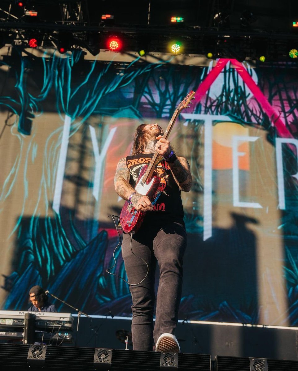 calivibesfest's tweet photo. Ease & Grace 🎸🤘🏼@iyaterramusic #calivibes2022
📷 #baeth https://t.co/pheQ4Xlyr4