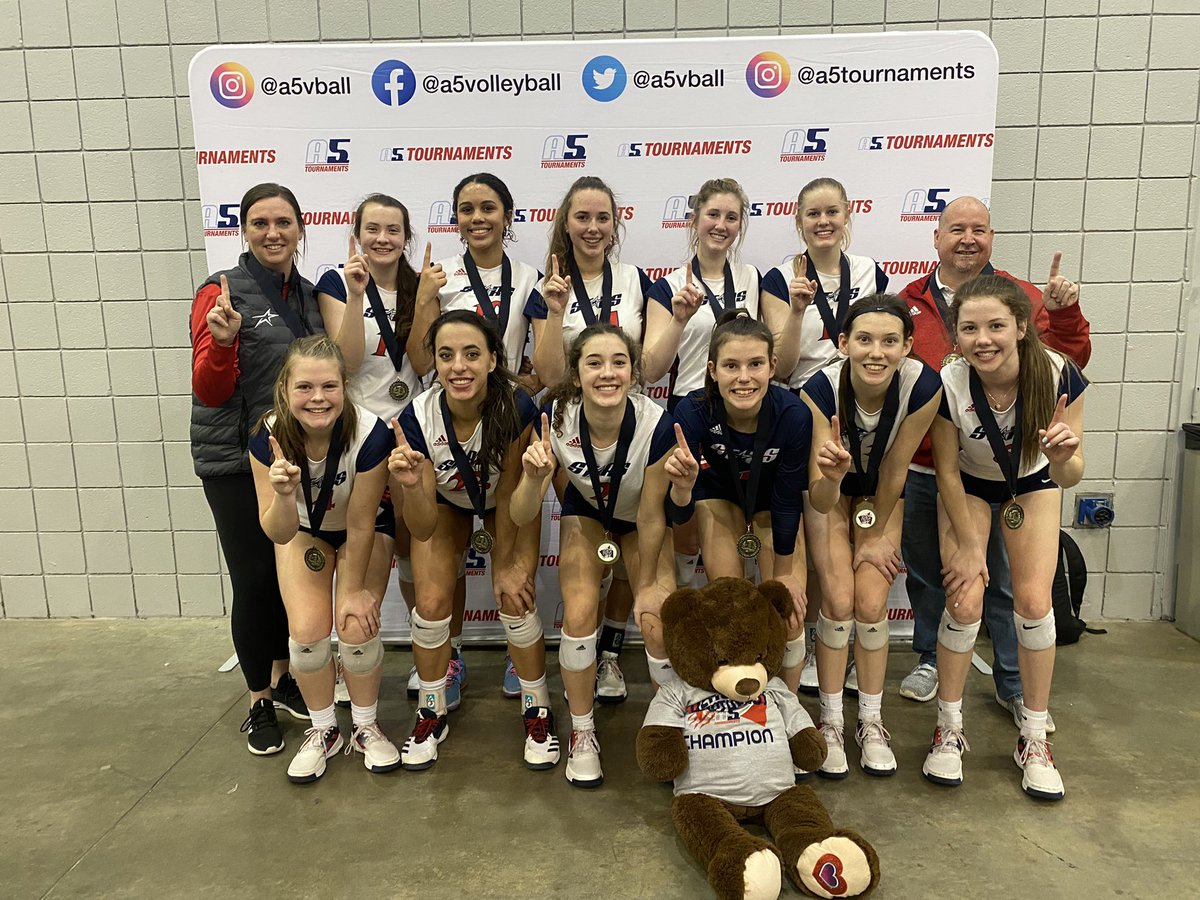 kaylamobrien2's tweet image. “Tell us we can’t and watch us work twice as hard to prove everybody wrong.”16’s Open Beast Of the Southeast Champions! (7-0) #BuiltDifferent #Libero #GoodBetterBest #UpwardStars16Amy @UpwardStarsUPS @Carlyobrien_1