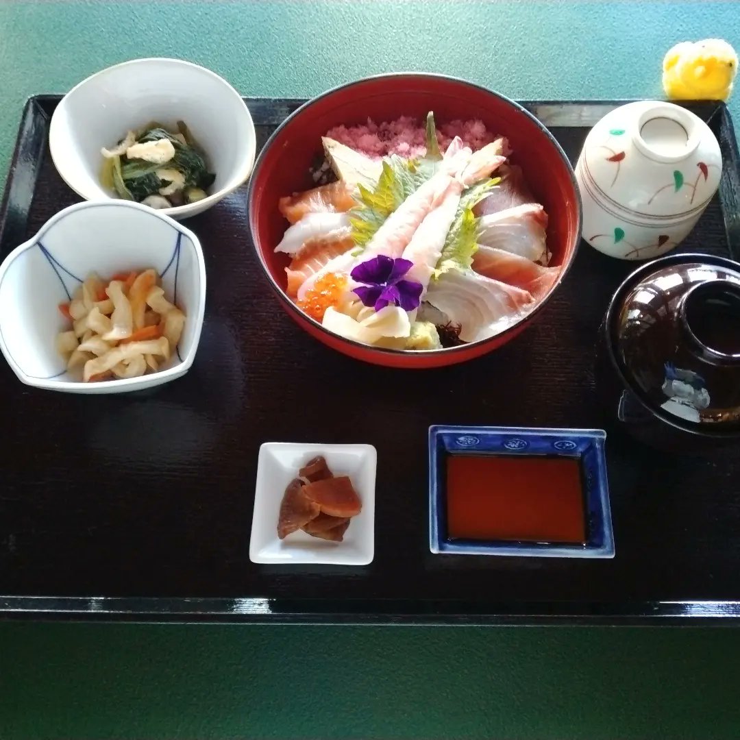 レストラン東北牧場 本日の日替わり御膳は海鮮丼です レストラン東北牧場で美味しいランチを是非お召し上がりくださいませ また ひな寿司のご予約も承っております 東北牧場 ホテルコンチネンタル府中 府中テイクアウト 府中お弁当 府中お