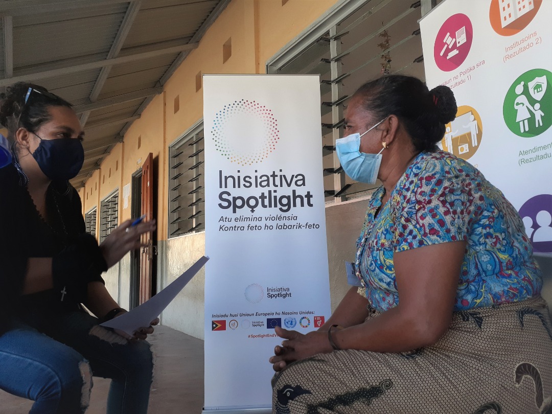 unwomenTL's tweet photo. In 2021, UN Women &amp; partners Alola Foundation + Men with New Vision through the 🇪🇺-🇺🇳 Spotlight Initiative reached 450 parents to equip them w/essential skills conducive to prevent #GBV.

Read to learn how parents are empowered⬇️ https://t.co/93kDls3EP6

#SpotlightEndViolence https://t.co/bEvJ1uFNTW