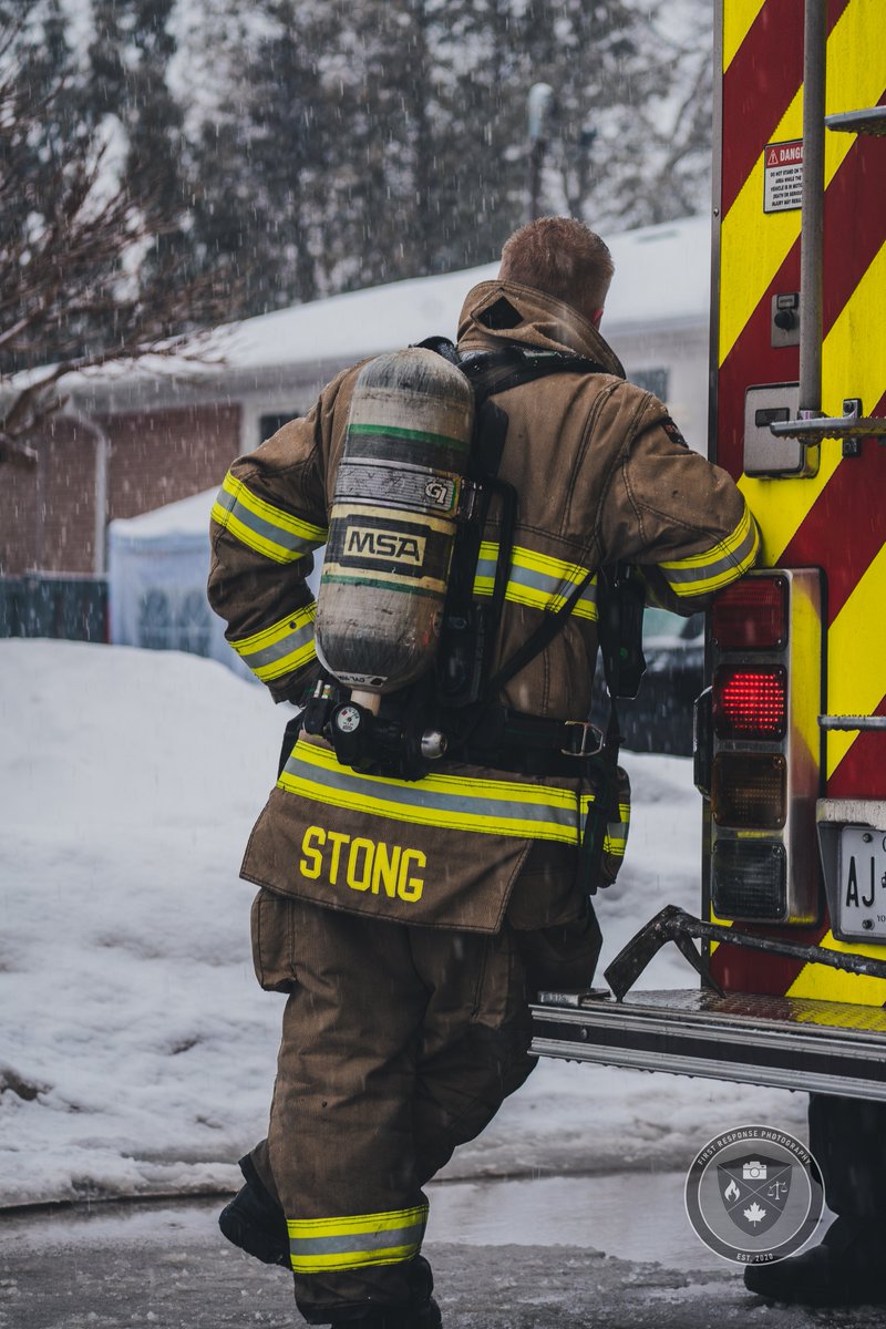 FirstResponseP1's tweet image. Richmond Hill Fire crews on-scene of a working fire last week 🔥🇨🇦
•
•
#richmondhillfire #rhfes #firedepartment #fd #firefighters #firedecon #decon #spartanfireapparatus #engine #structurefirr #fire #workingfire #emergencyservices #richmondhill #yorkregion #ontario #canada