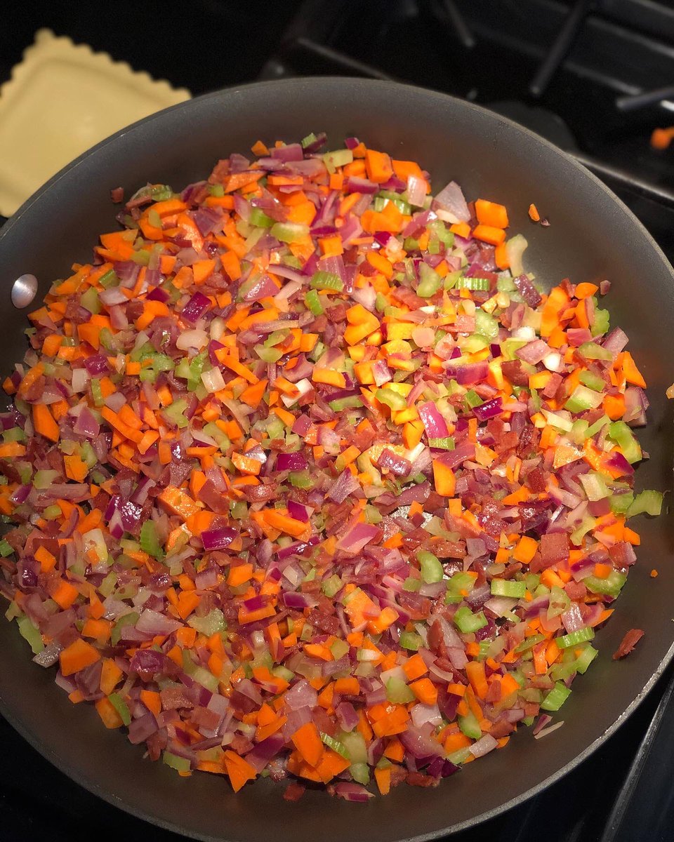 Samala104's tweet image. Continuing my pasta crusade with Linguine Bolognese

#pasta #homemadepasta #pastalover #italianfood #foodporn #cook #foodie #thesecarbsdontcount #eatpasta #eat #pastaaddict #dinner #delicious #love #livetoeat #pastagirl #linguine #bolognese