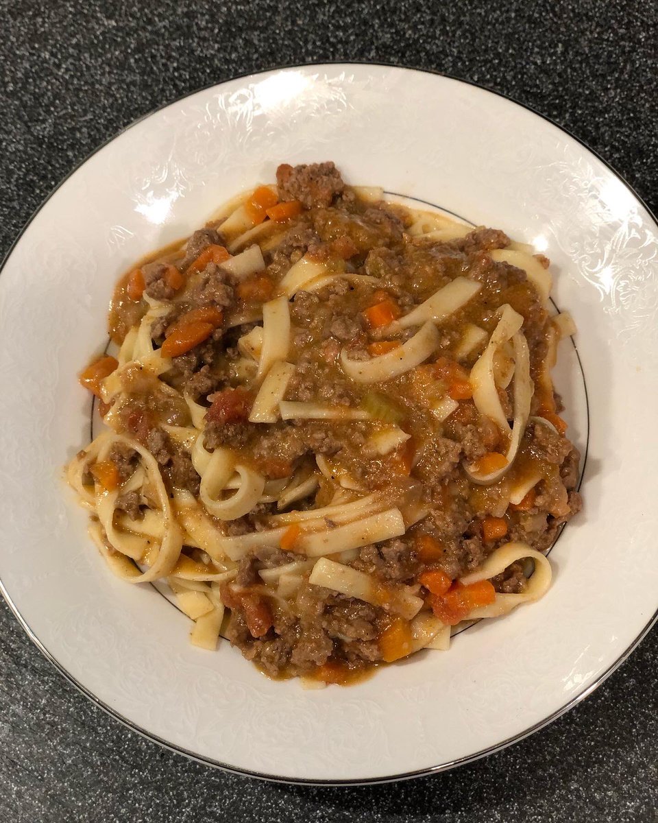 Samala104's tweet image. Continuing my pasta crusade with Linguine Bolognese

#pasta #homemadepasta #pastalover #italianfood #foodporn #cook #foodie #thesecarbsdontcount #eatpasta #eat #pastaaddict #dinner #delicious #love #livetoeat #pastagirl #linguine #bolognese
