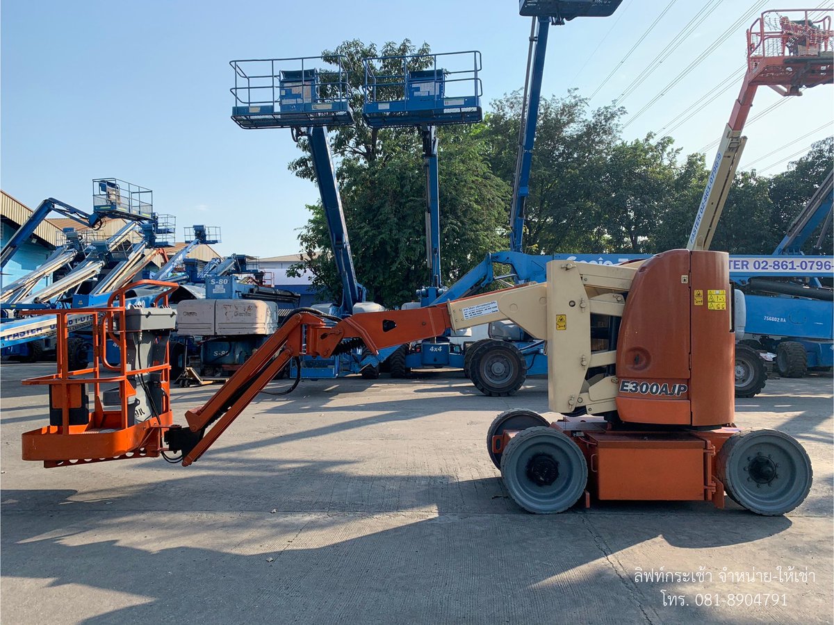 JLG E30OAJP บูมลิฟท์ไฟฟ้า
     ⇛ ทำงานได้สูงสุด  10.97 เมตร
     ⇛ รับน้ำหนักได้มากสุด 230 กิโลกรัม
.
#ลิฟท์กระเช้า #ให้เช่ารถกระเช้า  #boomlift #jlg #jlglift #thailand  #Fasterent #รถกระเช้า  #เช่ารถกระเช้า #บูมลิฟท์ #บูมลิฟท์ไฟฟ้า #ให้เช่าลิฟท์กระเช้า  #telescpicboom