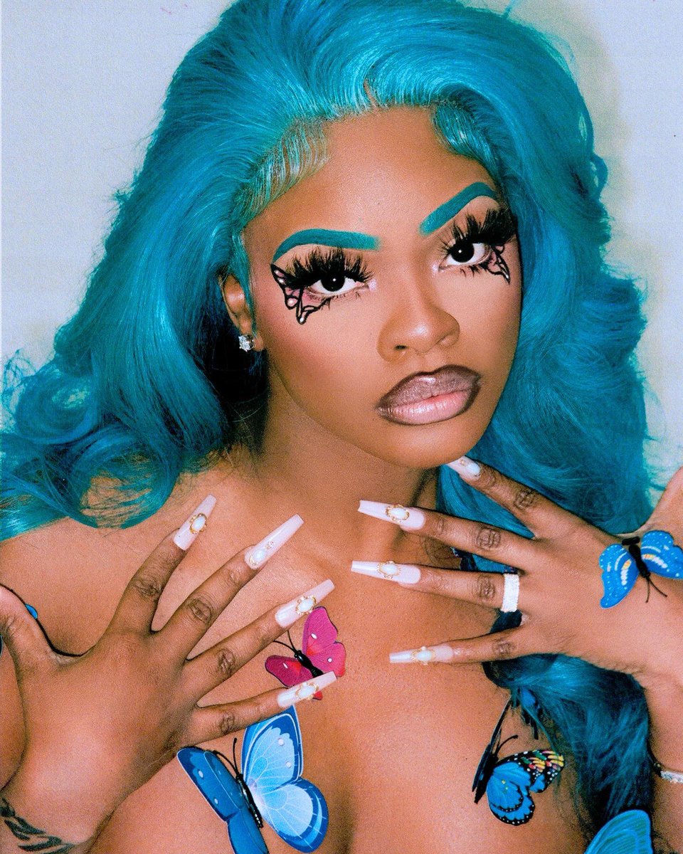 ILOVEMEGANKNEES's tweet photo. @ThegirlJT 'The' photo😍🦋💙 https://t.co/P9DNTNH4Aq